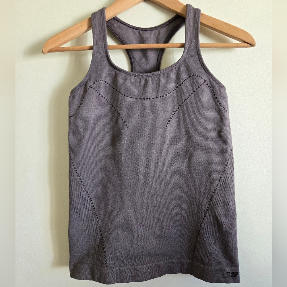 New Balance Athletics Top w/ Built-In Bra S Gray
